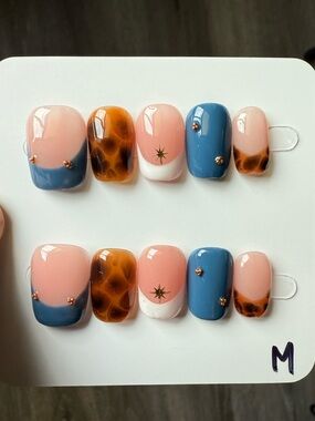 Blue & Brown Tortoiseshell Press-On Nail Set with Pink Accents